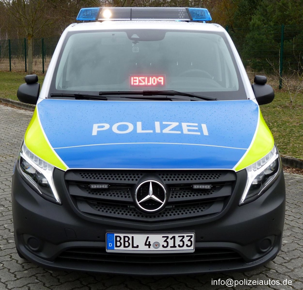 Polizeiautos.de - Mercedes-Benz (W447) Vito LR